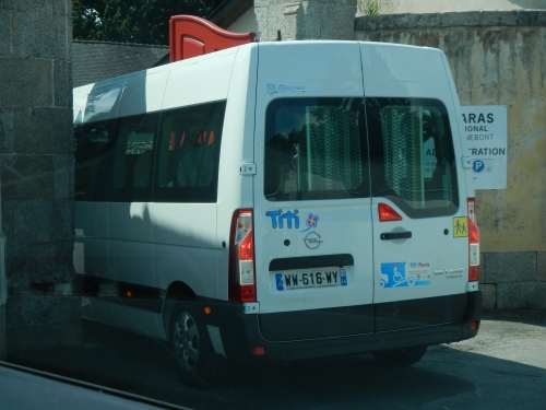 J9_Minibus_1.JPG